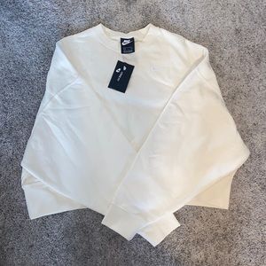 NWT Loose Fit Nike Crop Top